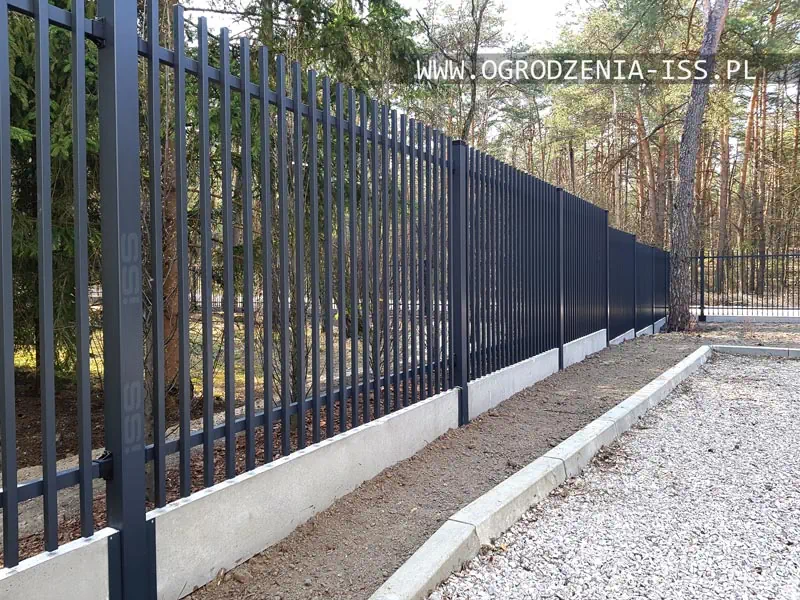 montaż ogrodzenia palisadowego PP001 w Otwocku